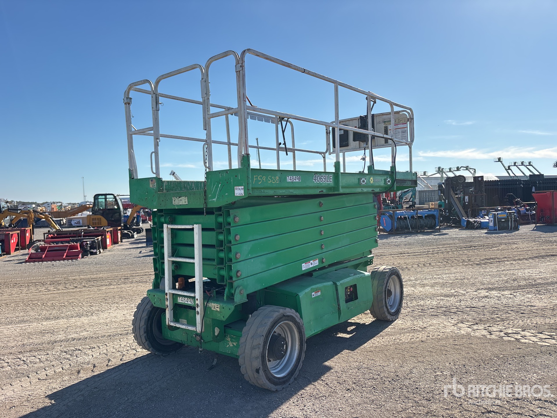 General Appearance with Picture, Right Rear Corner