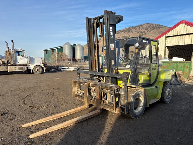 Clark CMP70L 13500 lb Pneumatic Tire Forklift