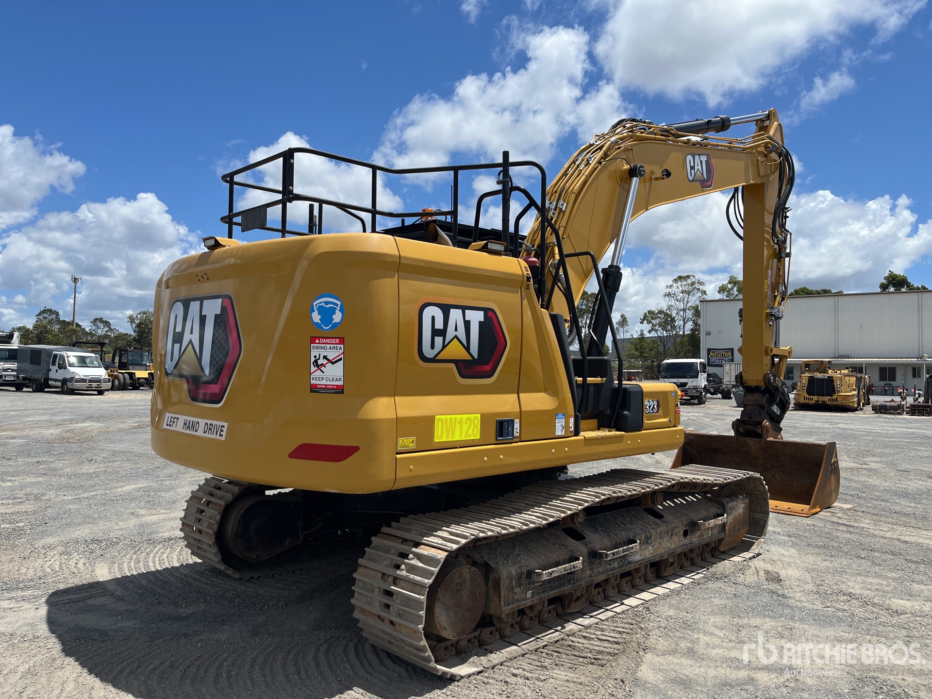 General Appearance with Picture, Right Rear Corner