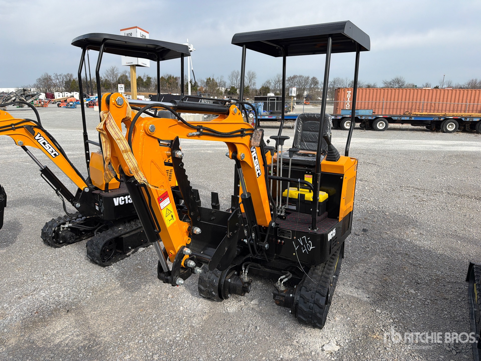 General Appearance with Picture, Left Front Corner