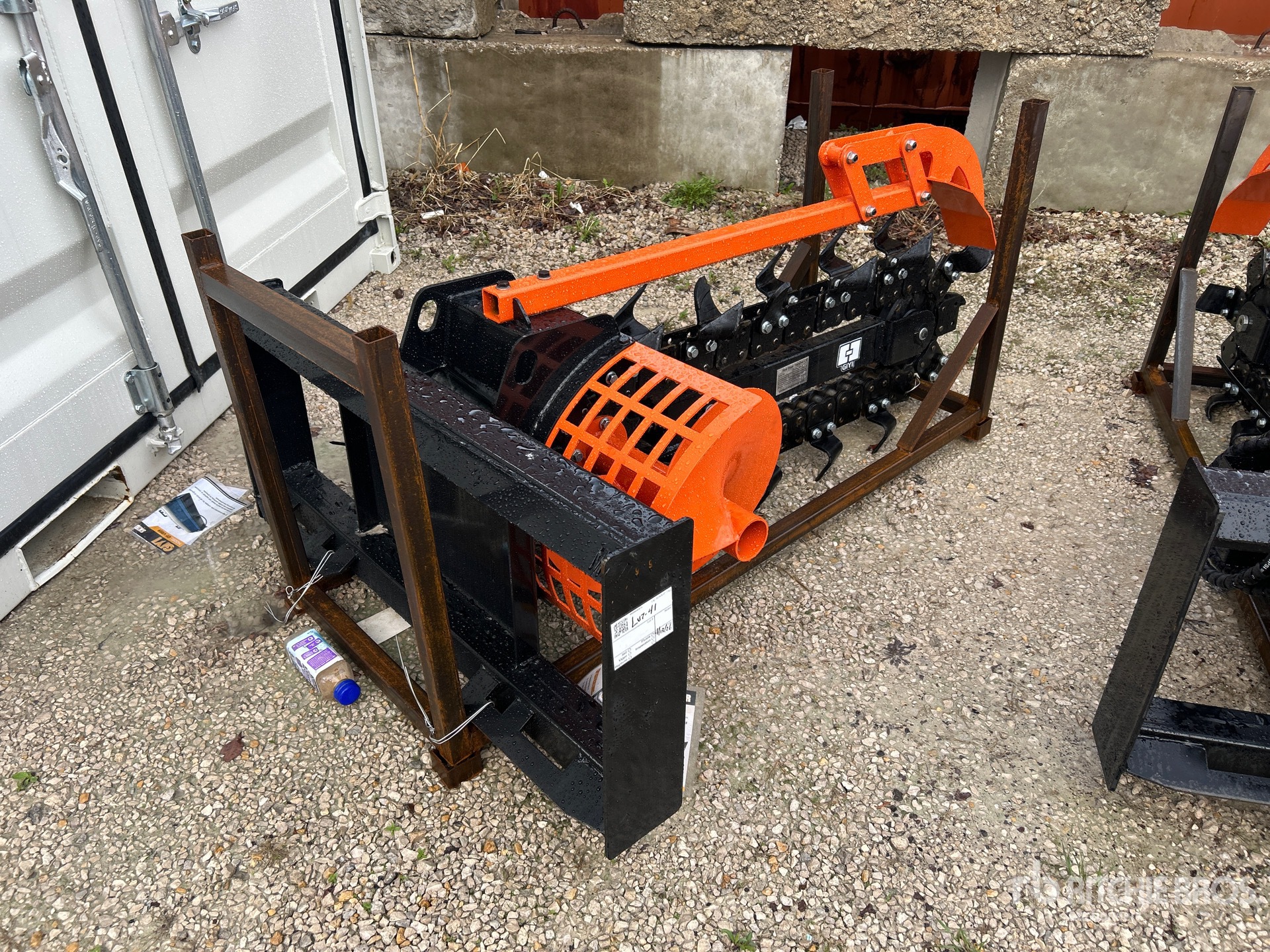 General Appearance with Picture, Right Rear Corner