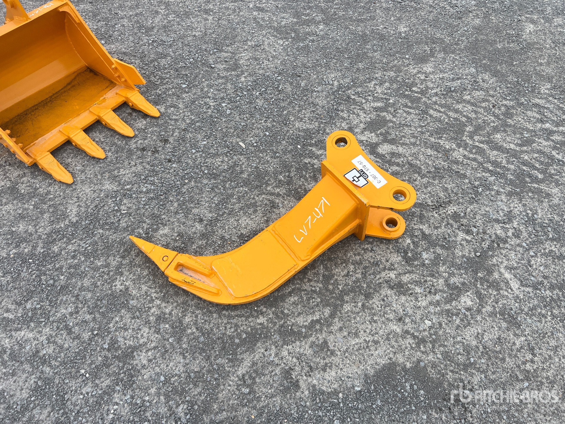 General Appearance with Picture, Left Front Corner