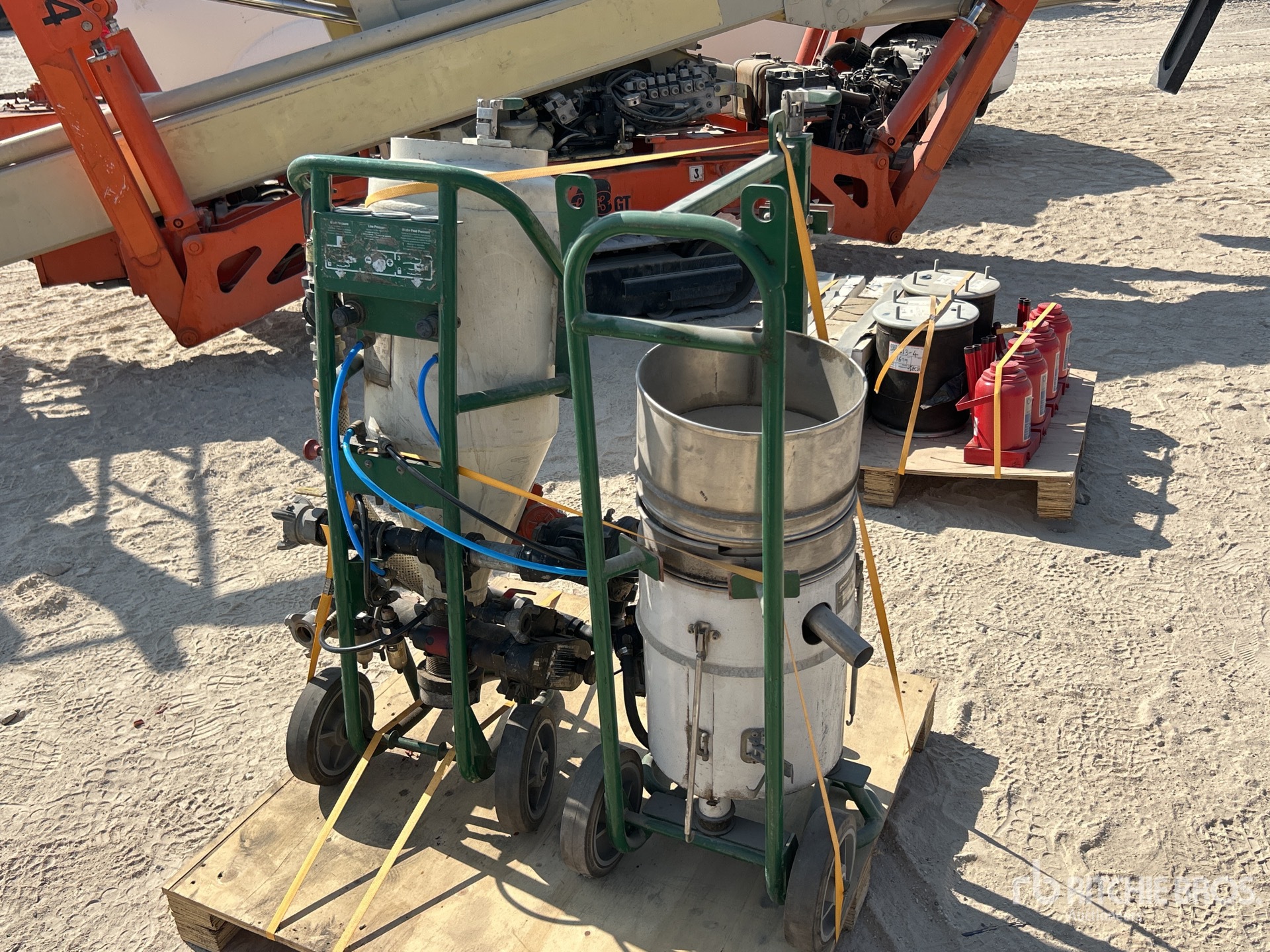 Aspect général with Image, coin arrière droit