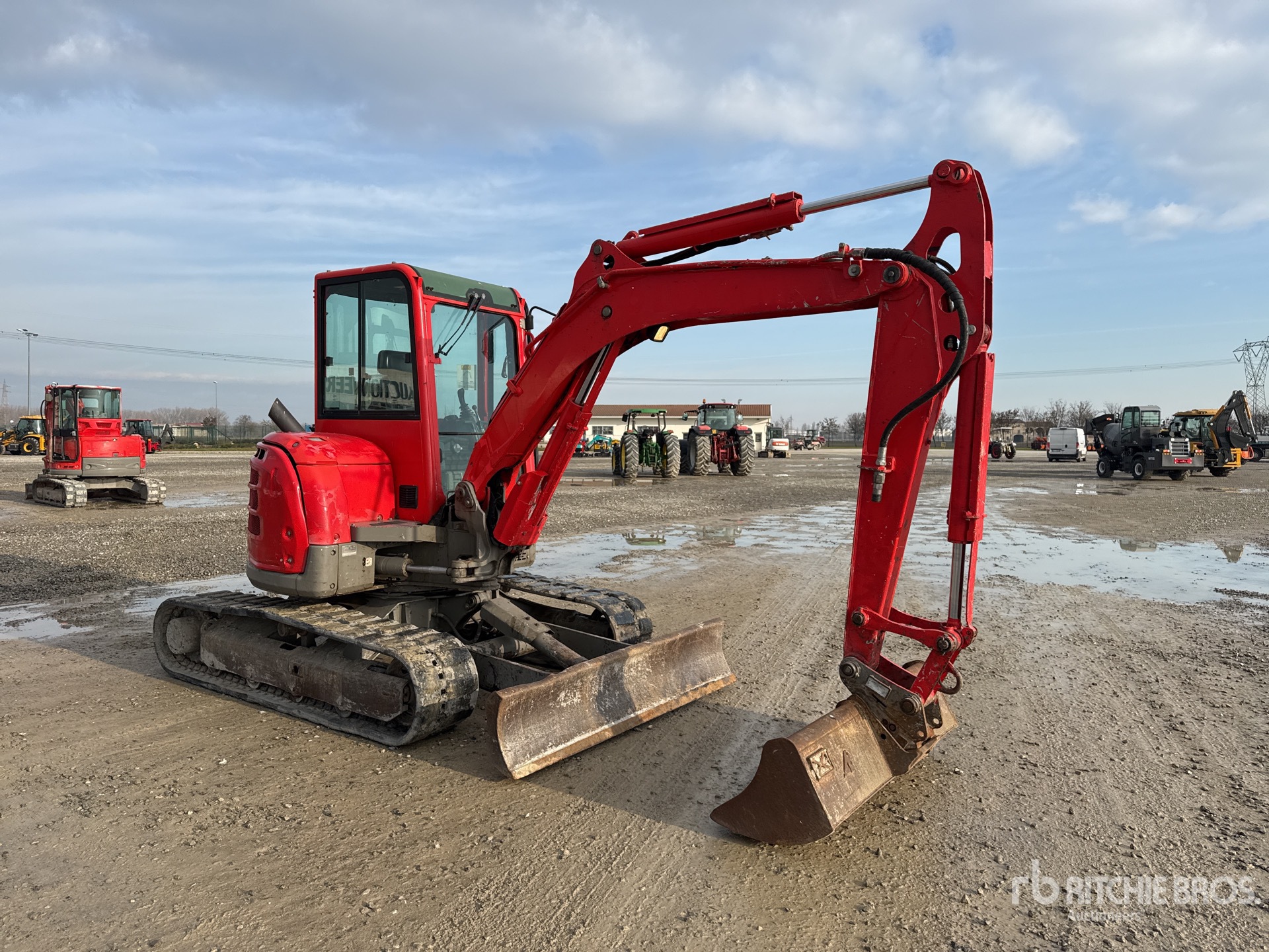 General Appearance with Bild, Ecke vorne rechts