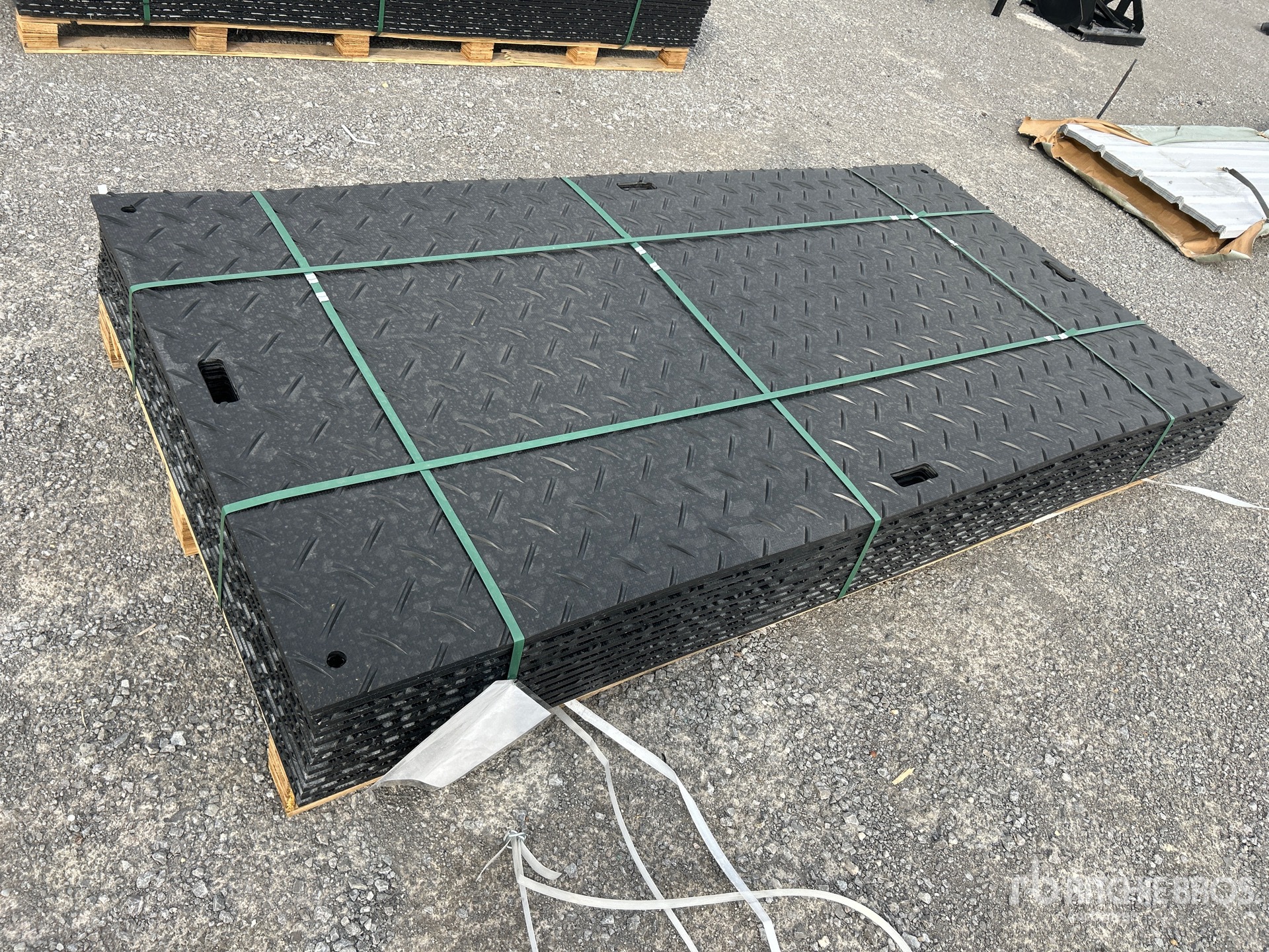 General Appearance with Featured Photo