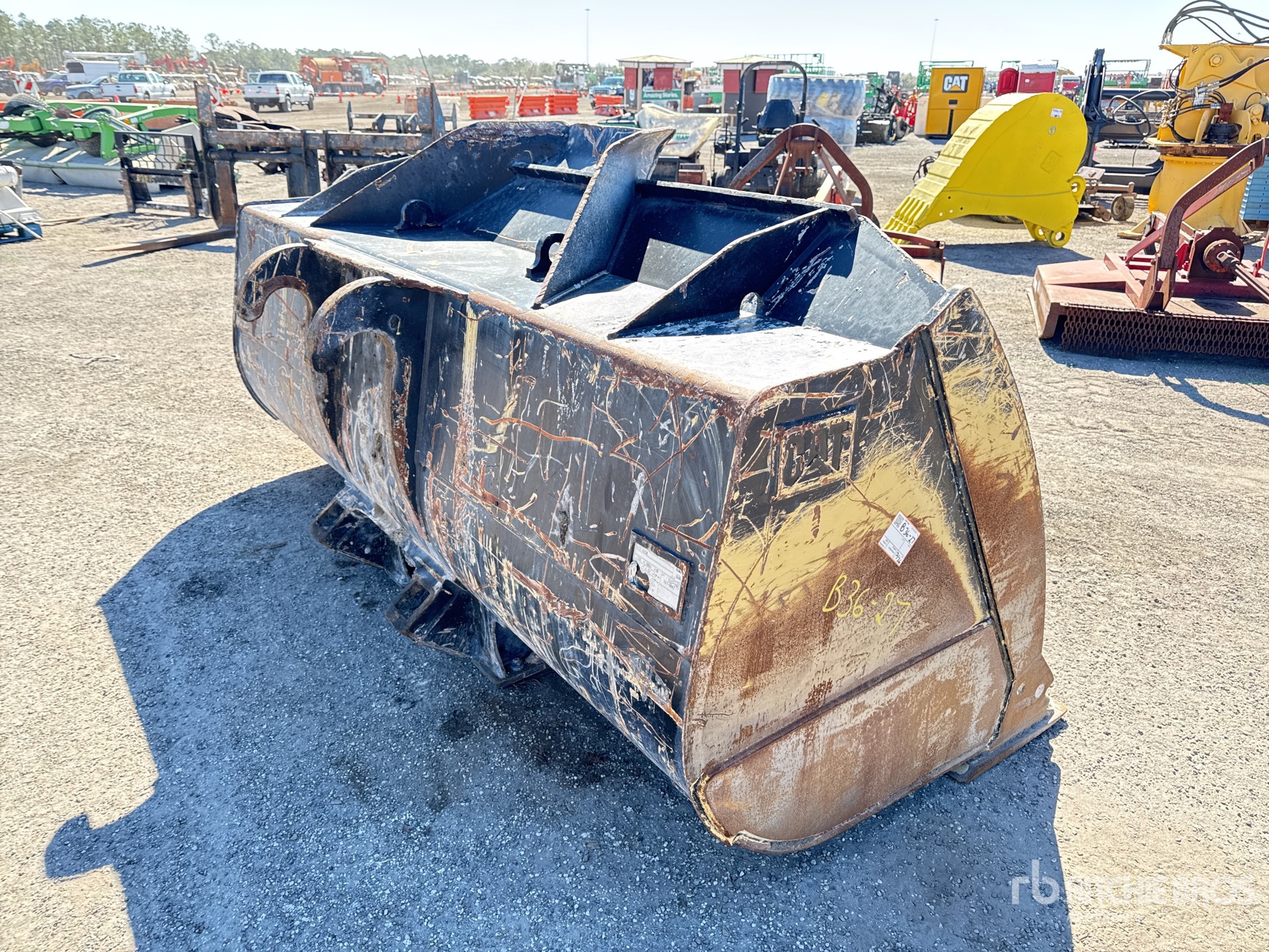 Aspect général with Image, coin arrière droit