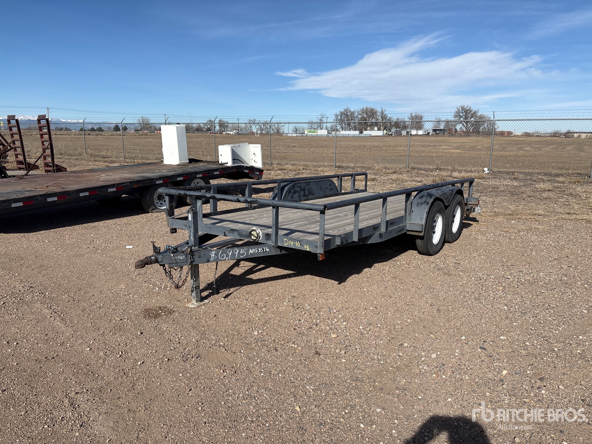 General Appearance with Bild, Ecke vorne links