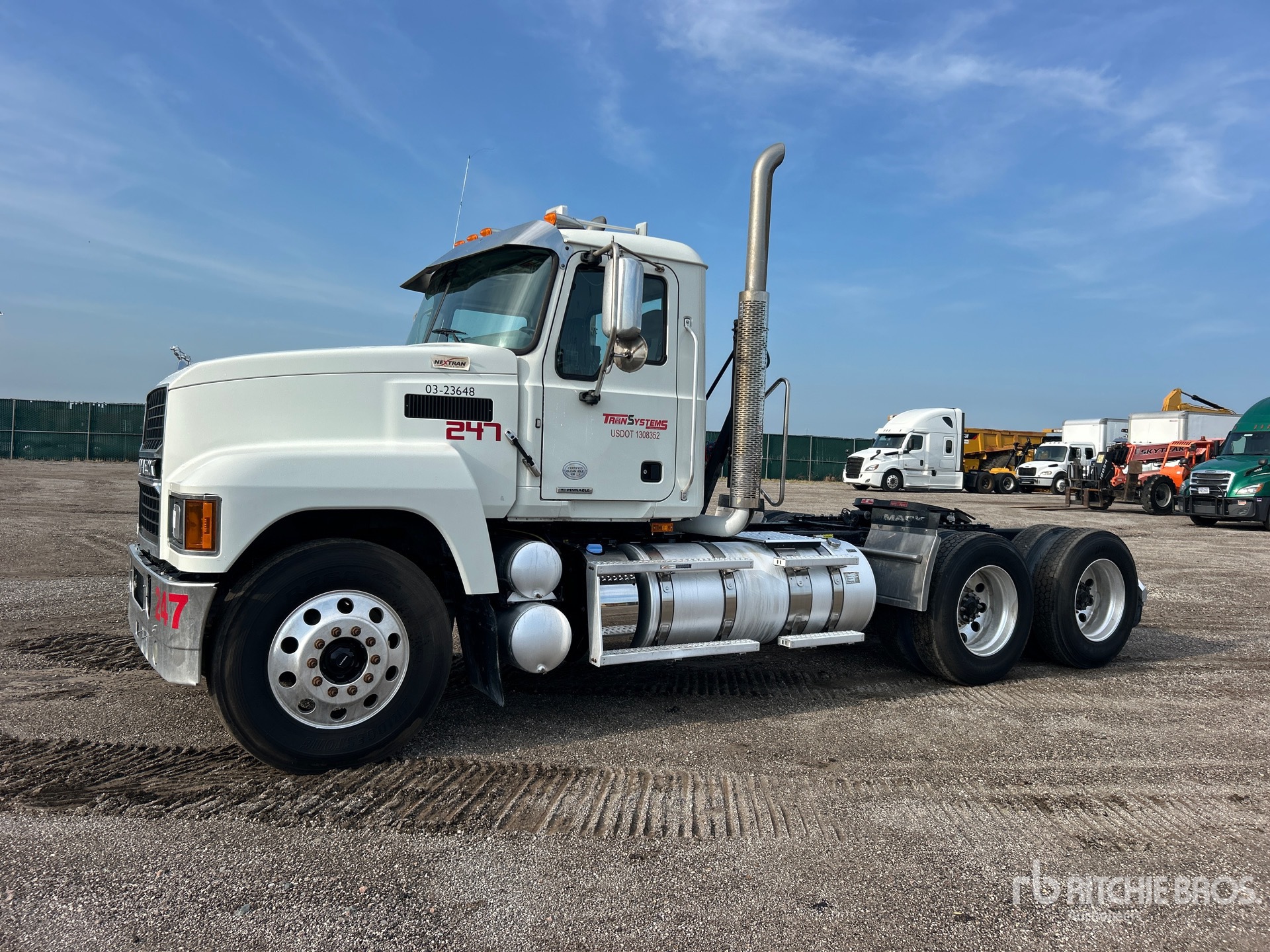 Photo of a 2023 Mack PI64T PINNACLE