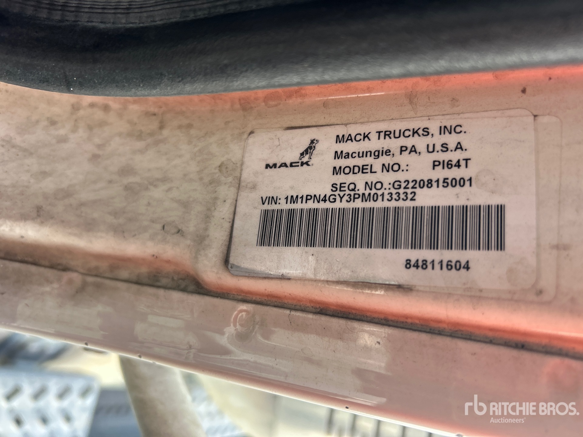 Photo of a 2023 Mack PI64T PINNACLE
