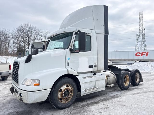 2018 Volvo VNM 6x4 T/A Day Cab Truck Tractor