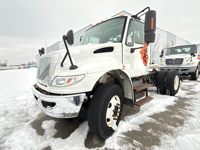 2007 International 4400 4x2 S/A Day Cab Truck Tractor