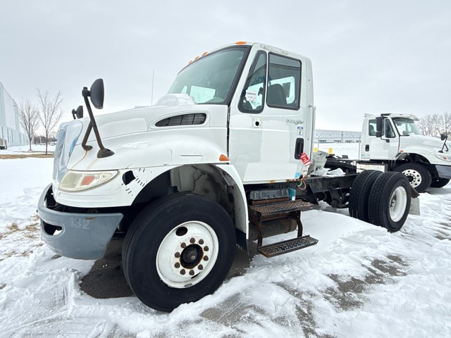 2010 International 4400 4x2 S/A Day Cab Truck Tractor (Inoperable)