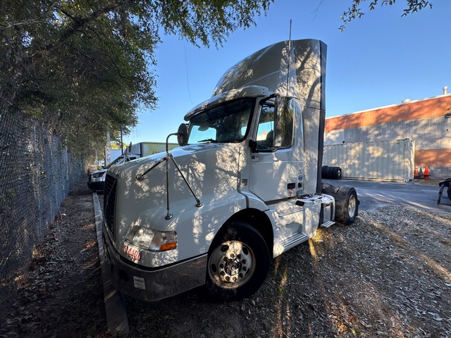 2014 Volvo VNM 4x2 S/A Day Cab Truck Tractor