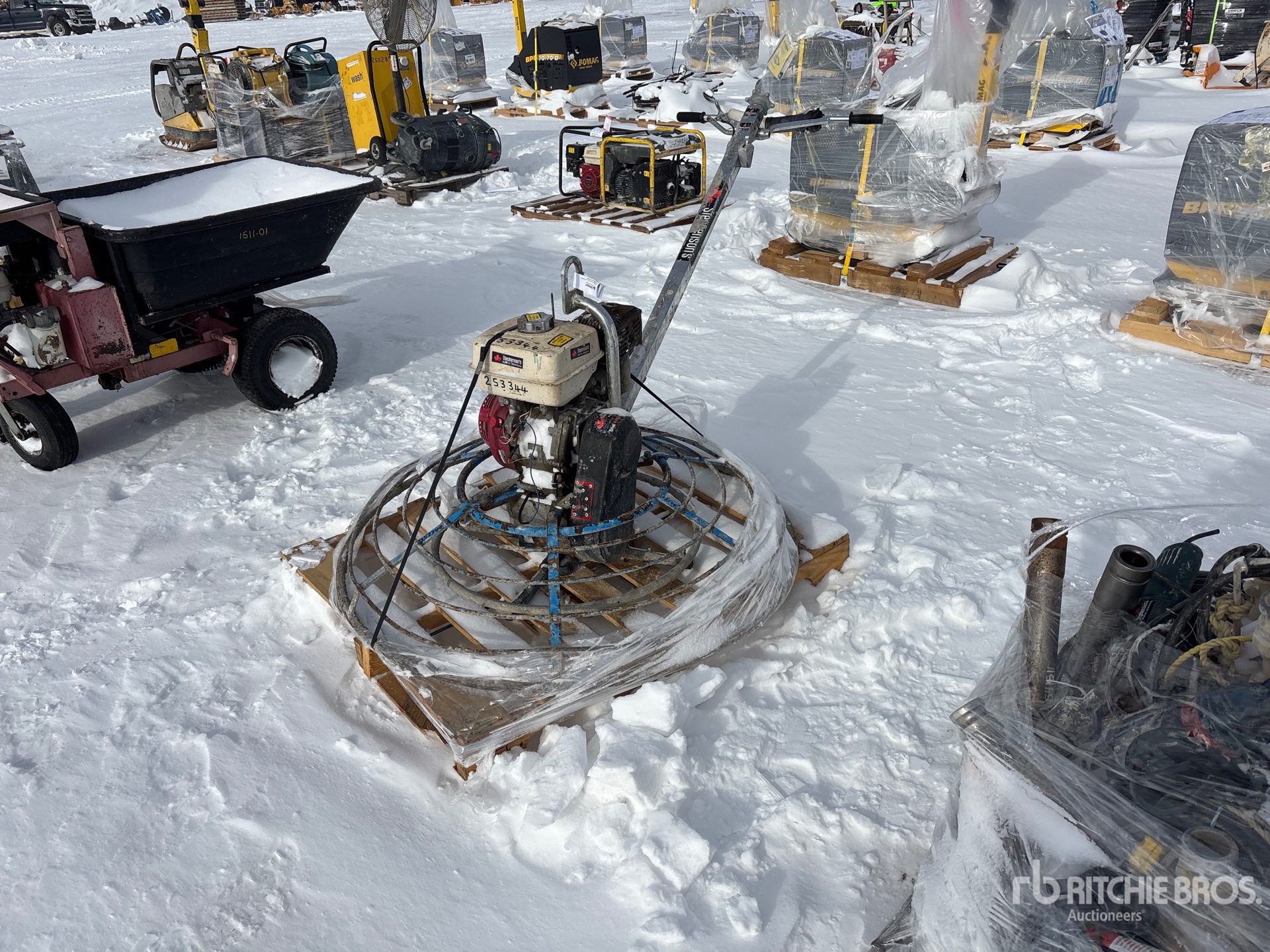 General Appearance with Picture, Right Front Corner