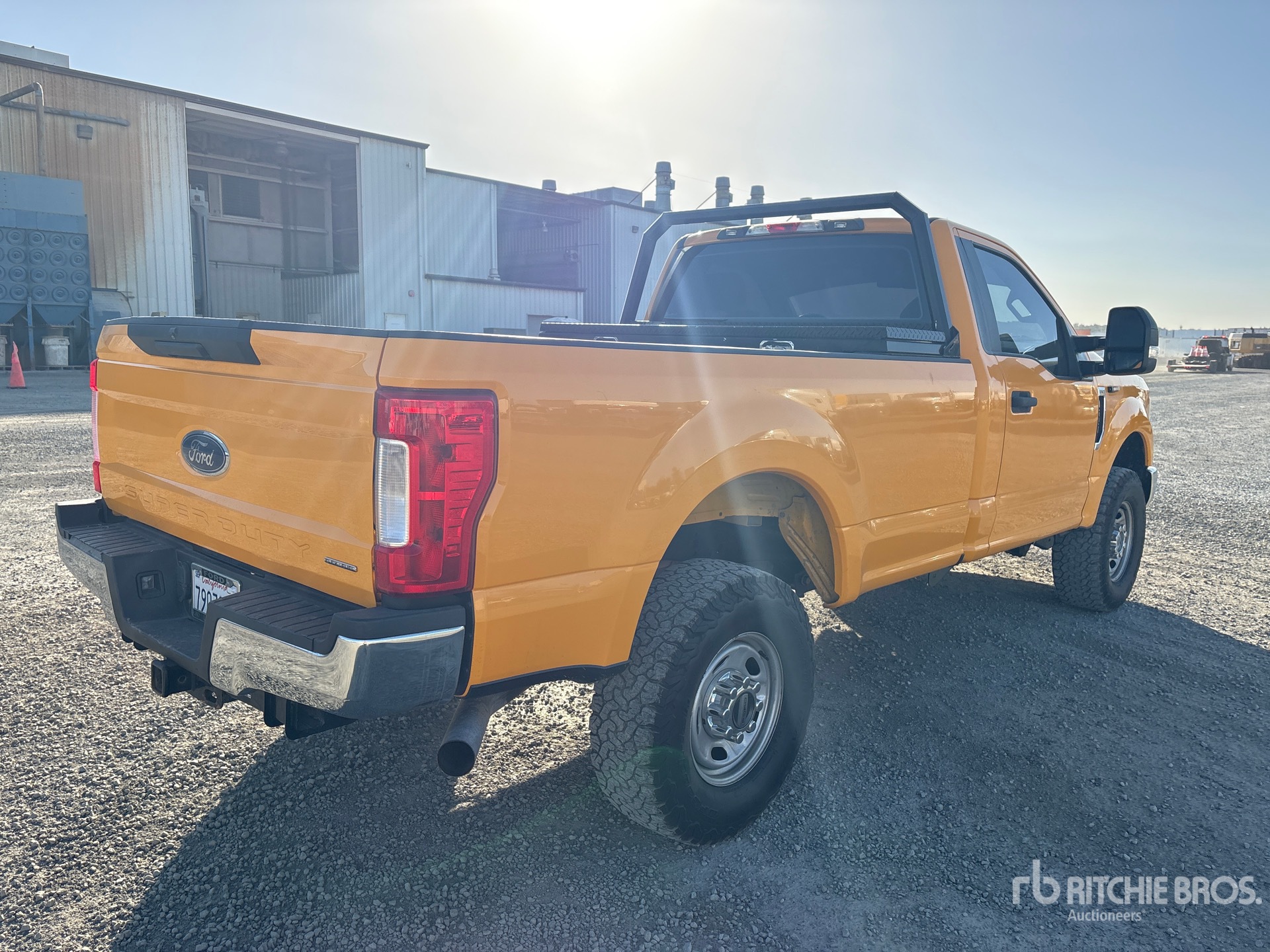 General Appearance with Imagen: esquina trasera derecha