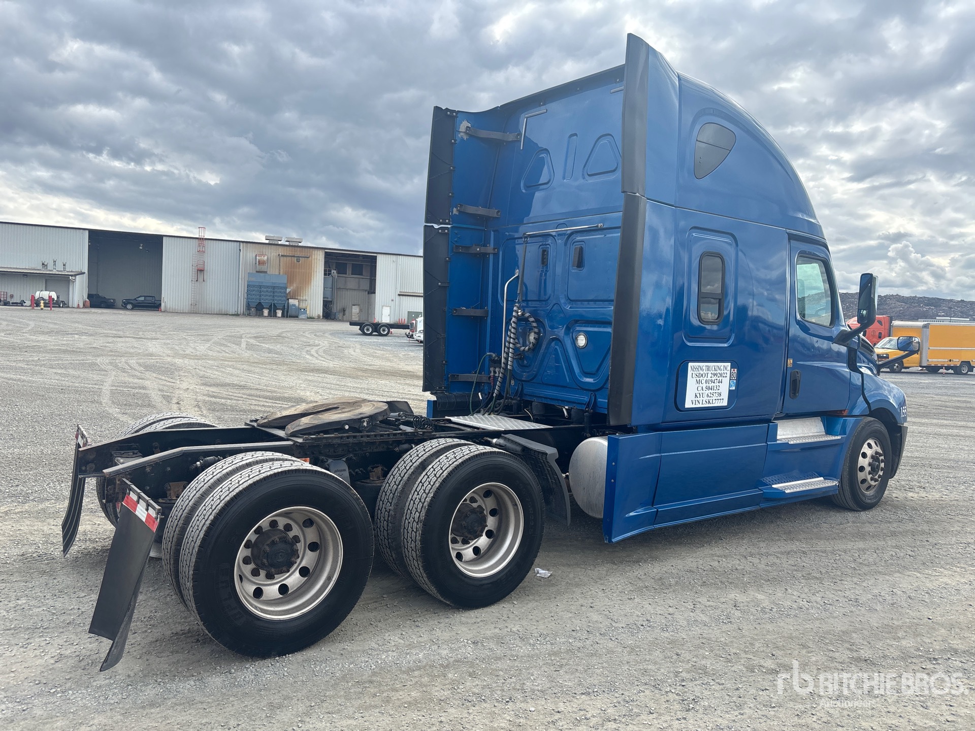 2020 Freightliner CASCADIA 126