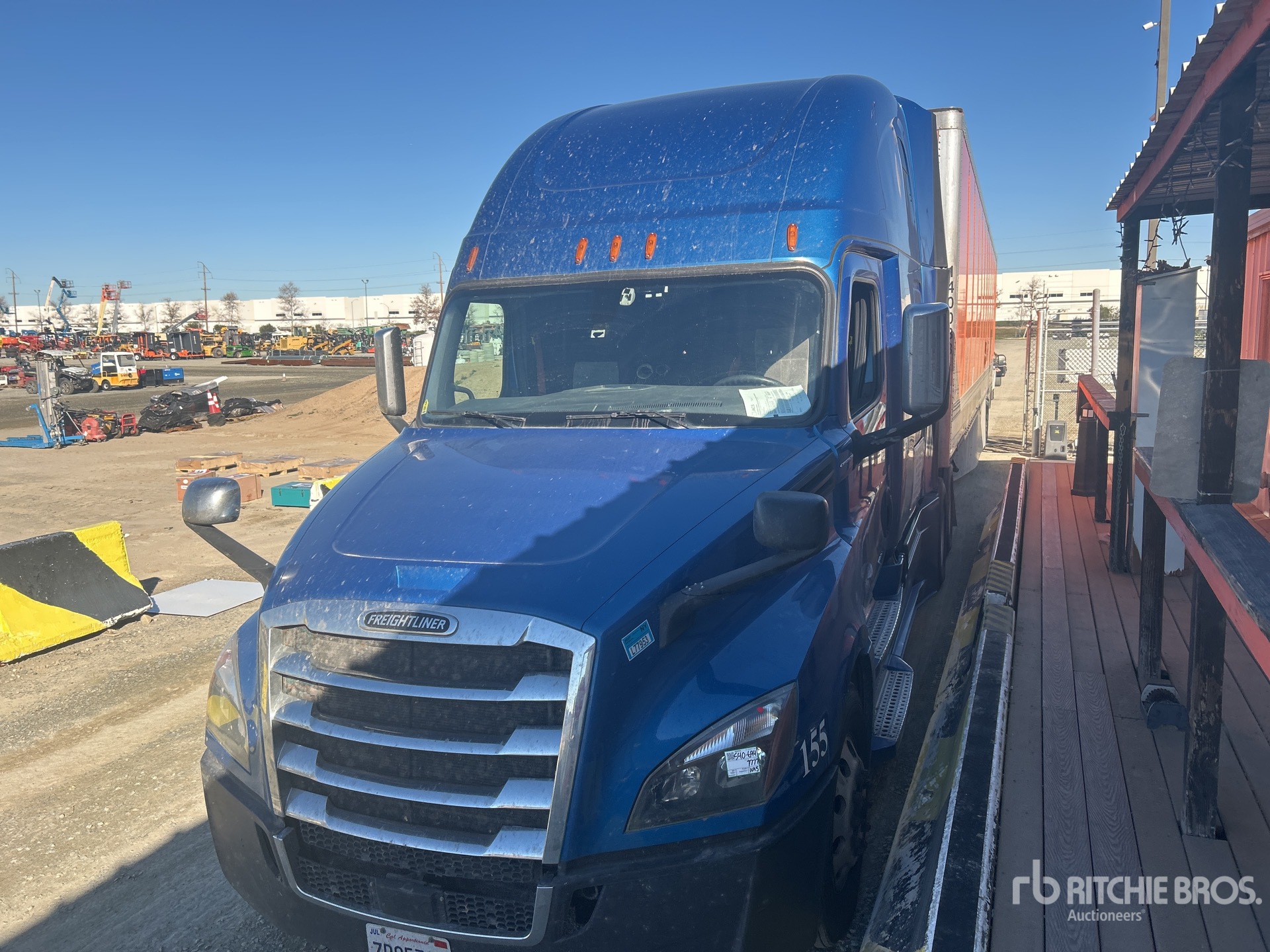 2020 Freightliner CASCADIA 126