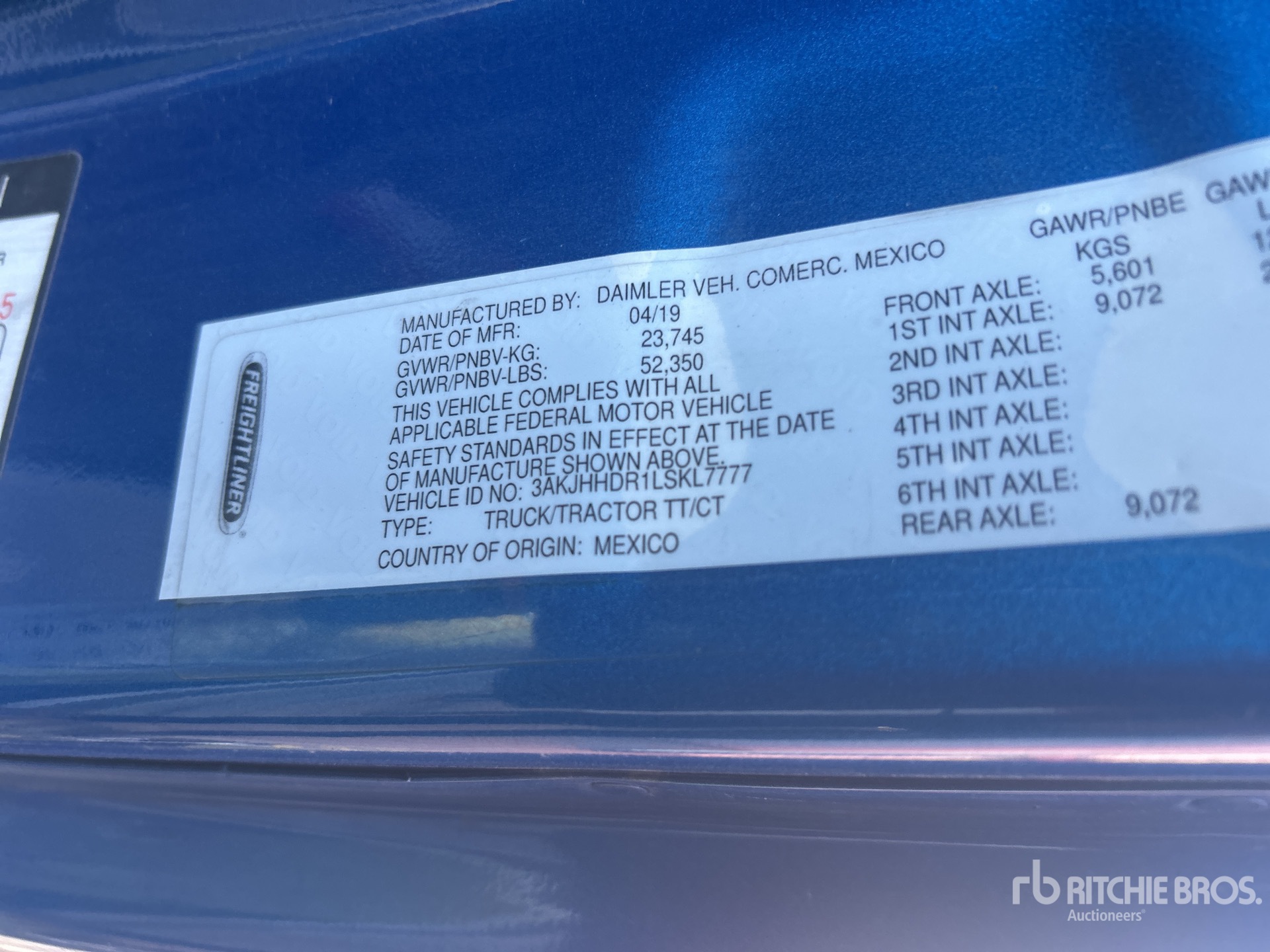 2020 Freightliner CASCADIA 126