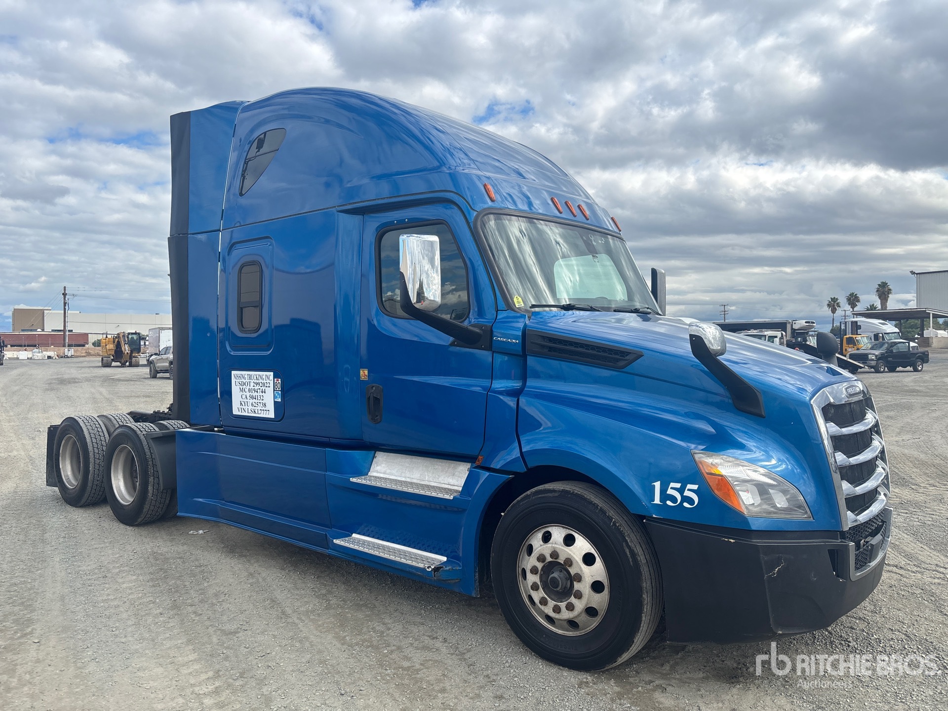 2020 Freightliner CASCADIA 126