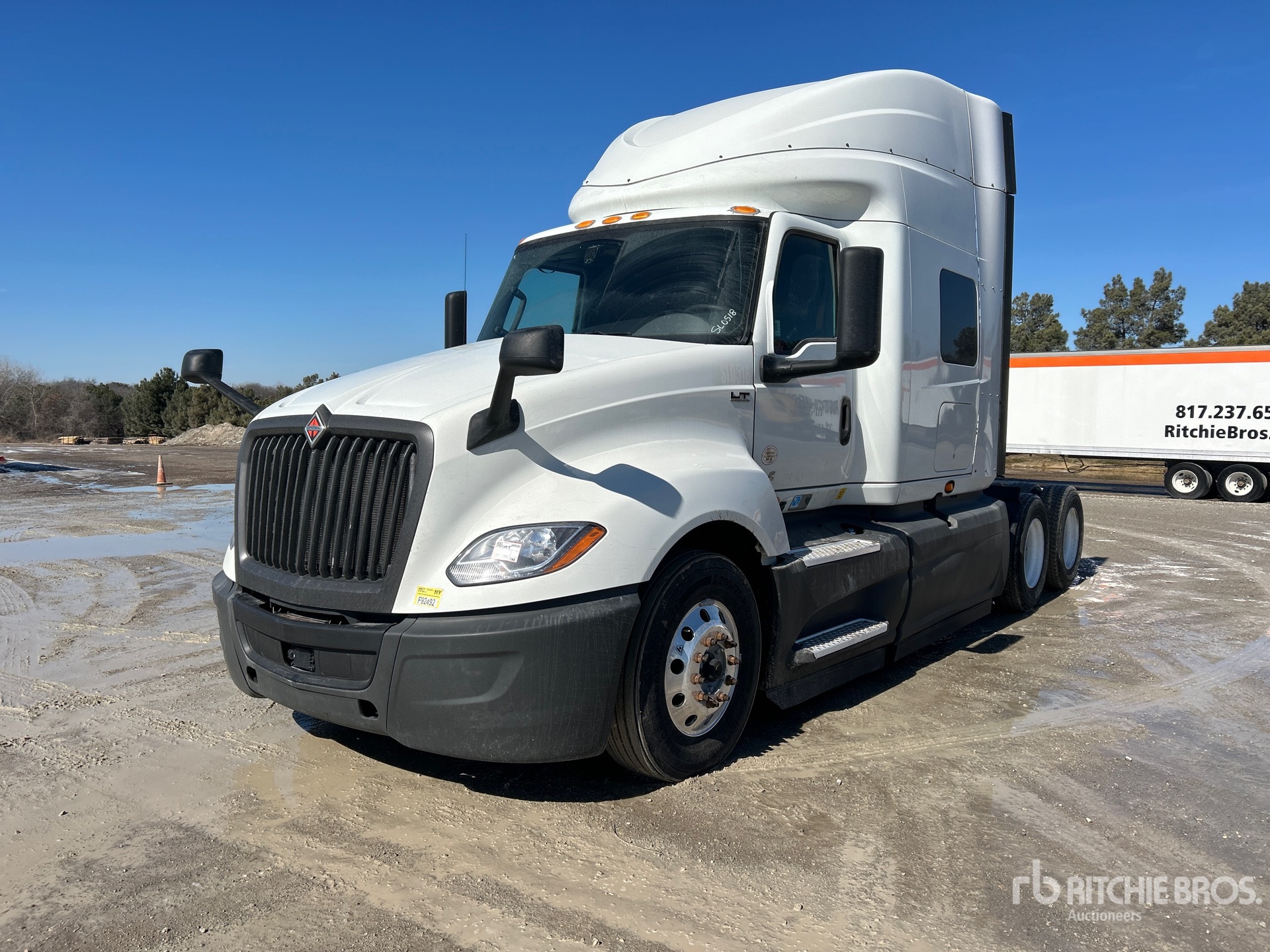 General Appearance with Picture, Left Front Corner