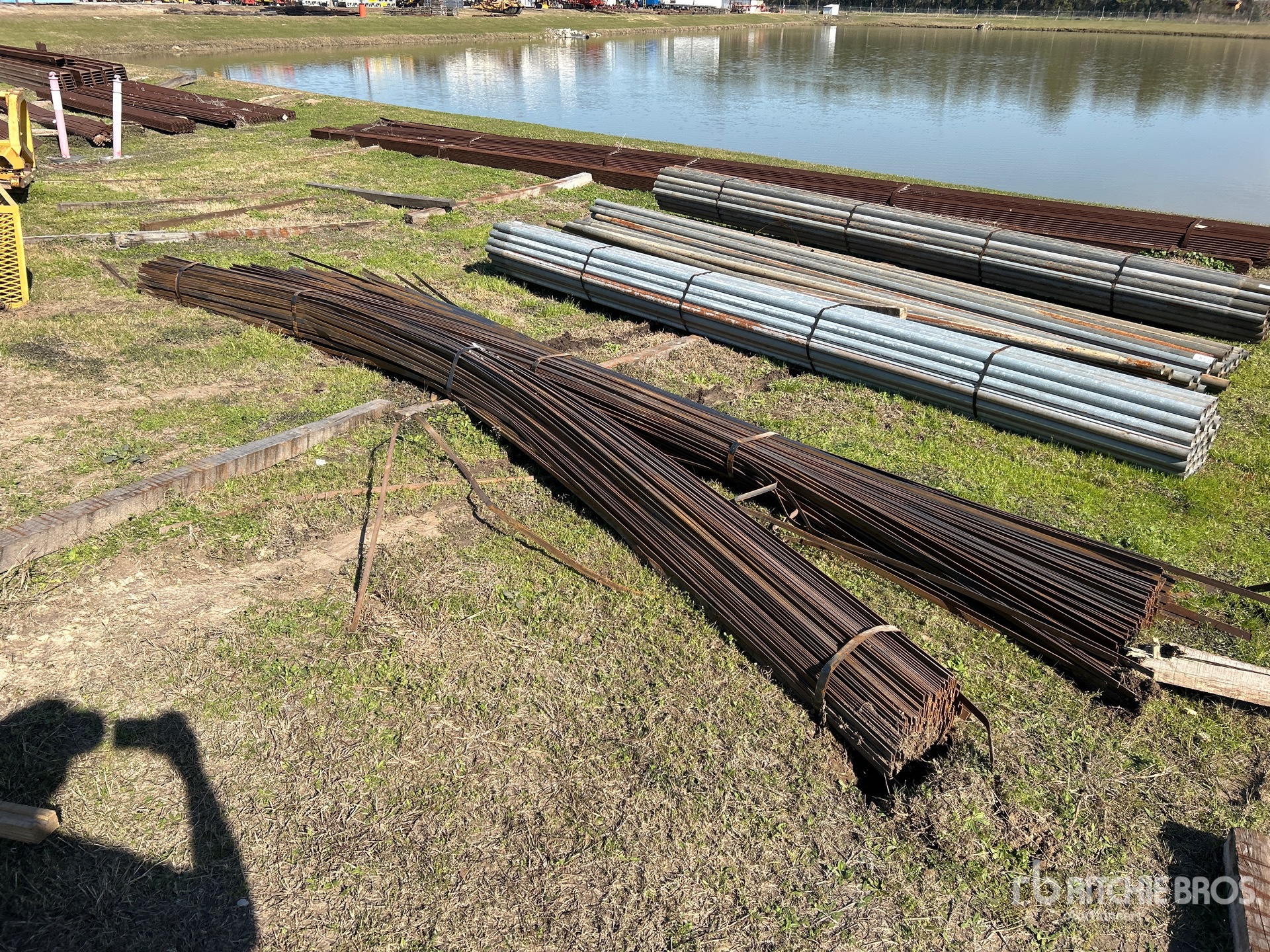 General Appearance with Bild, Ecke vorne links