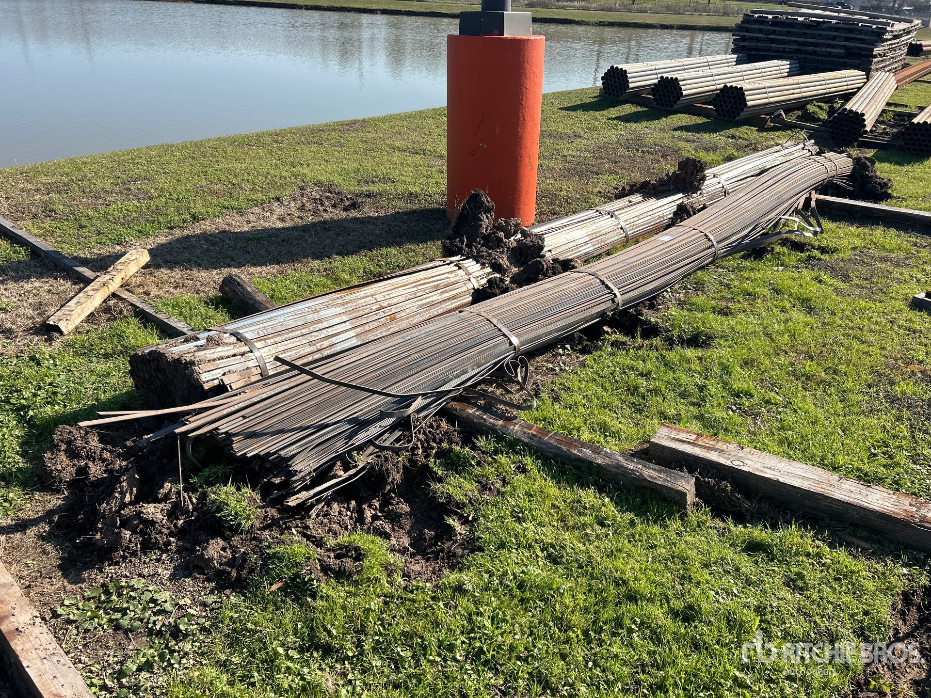 General Appearance with Bild, Ecke vorne rechts