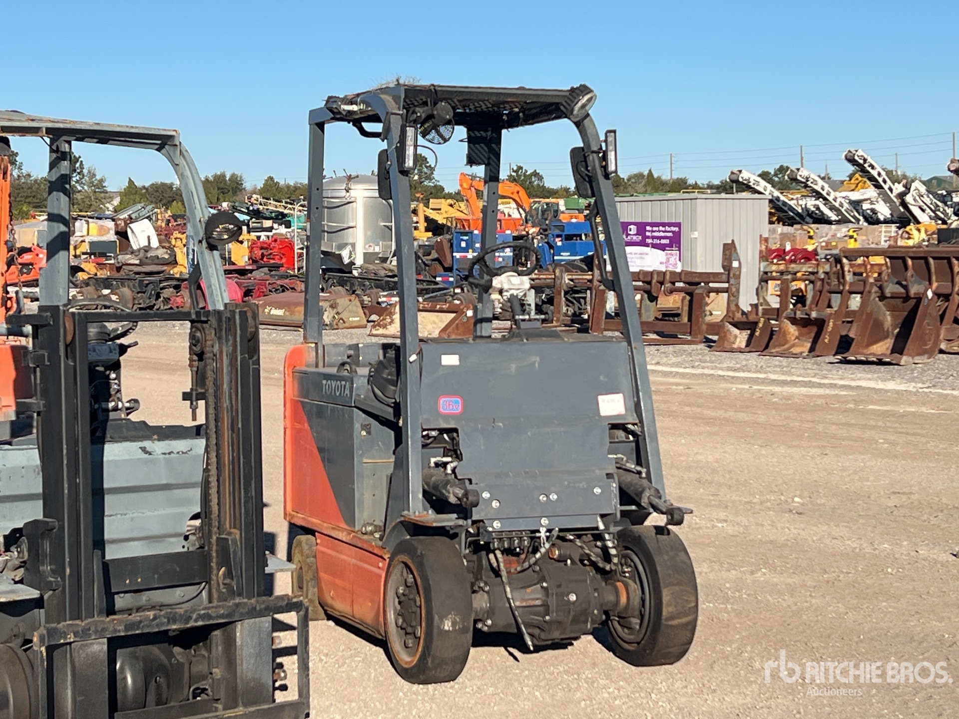 General Appearance with Picture, Right Front Corner