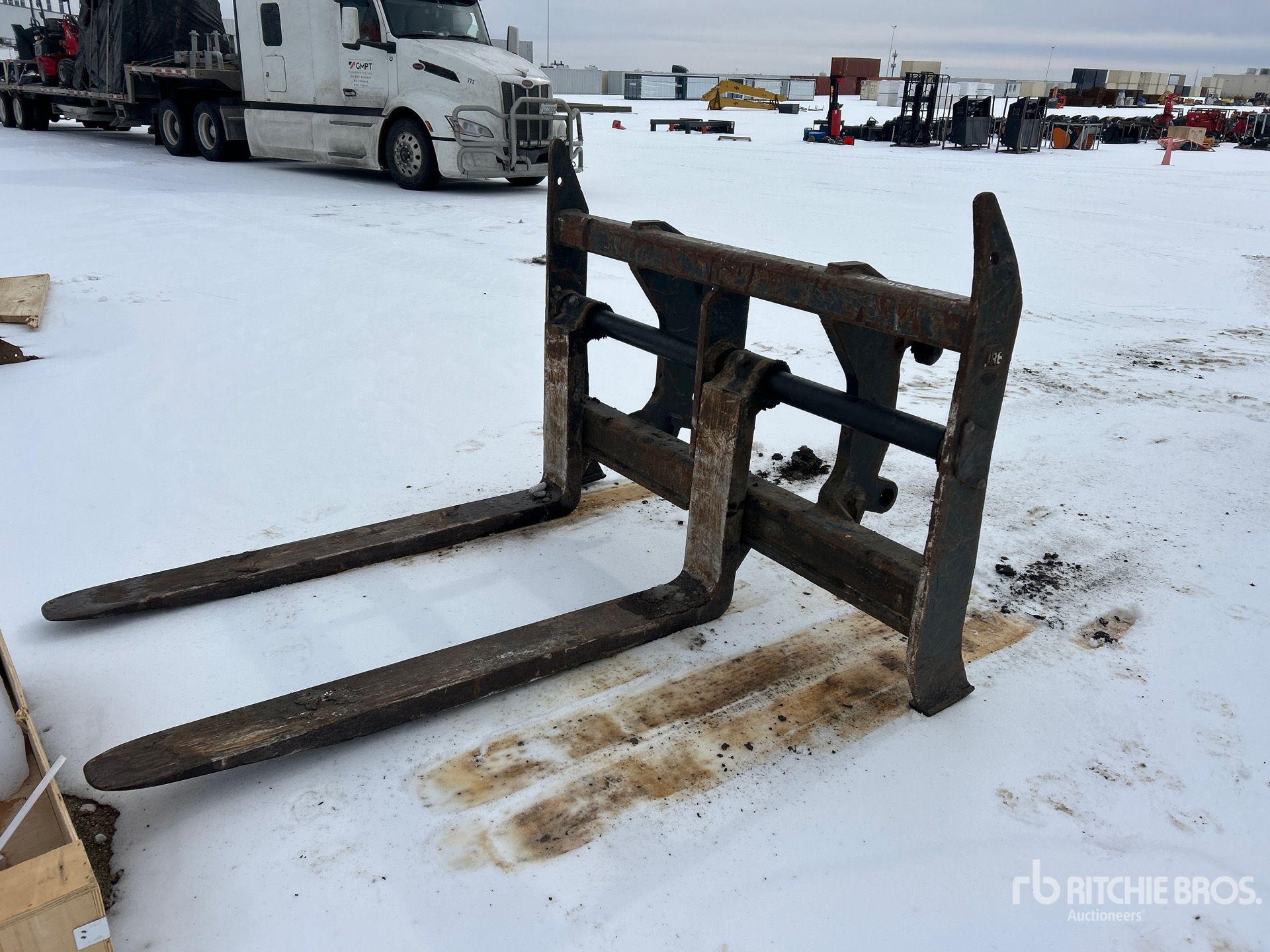 General Appearance with Bild, Ecke vorne links