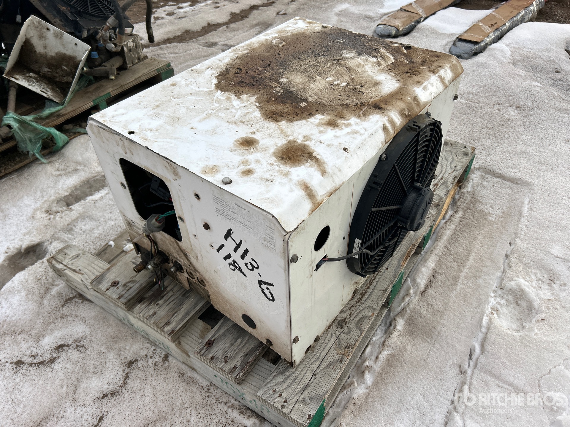 General Appearance with Picture, Right Front Corner