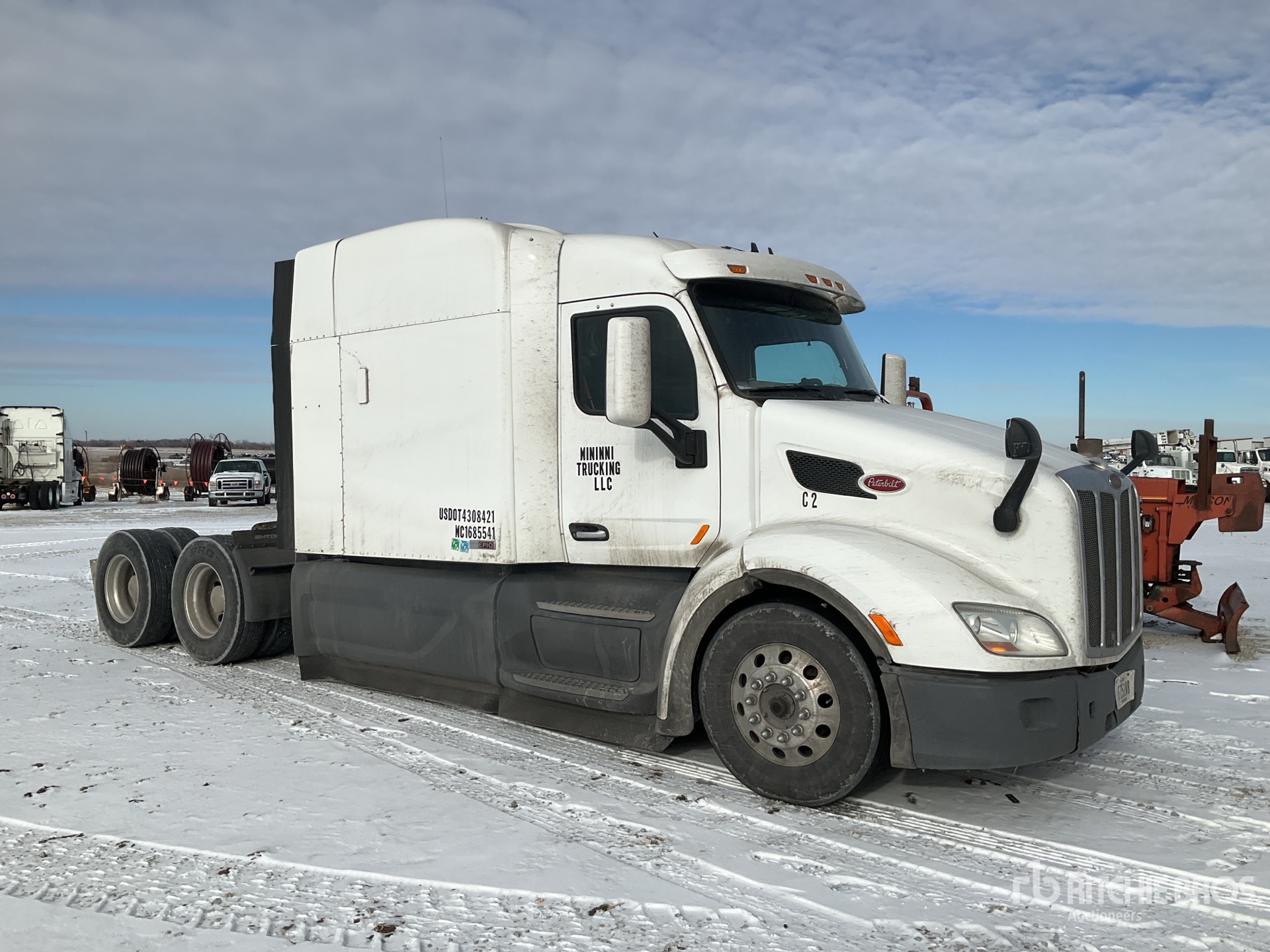 General Appearance with Picture, Right Front Corner