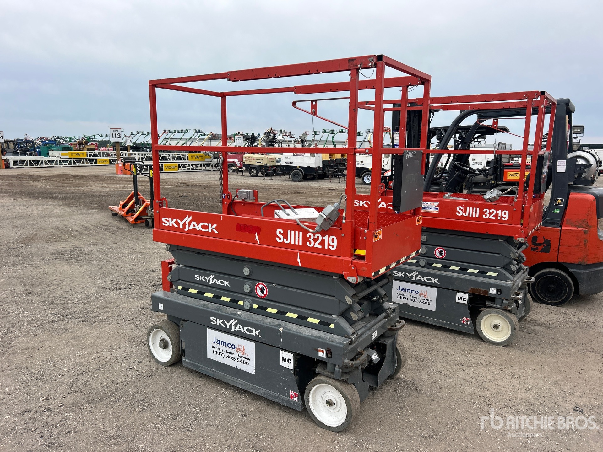 General Appearance with Picture, Right Front Corner