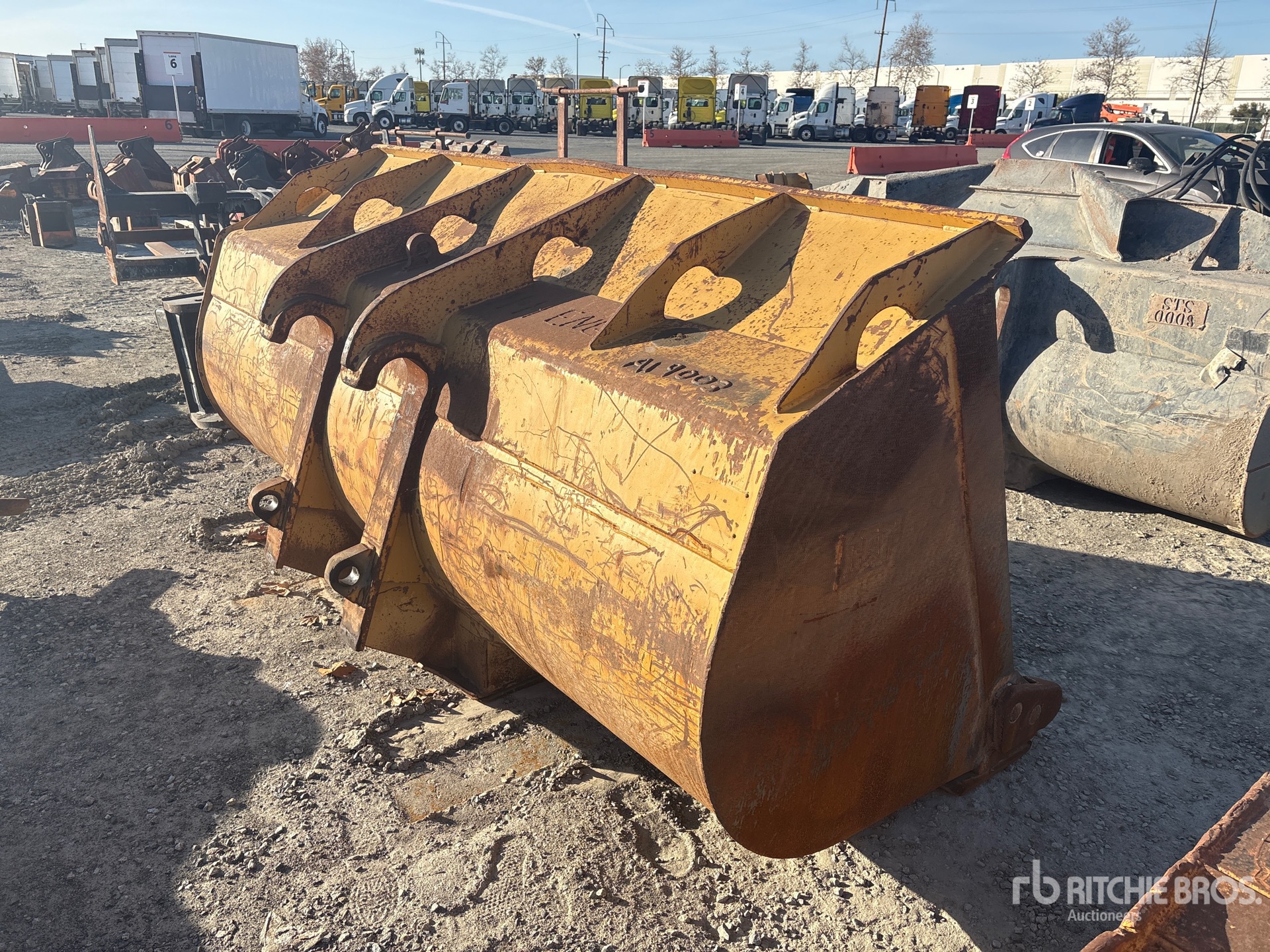 General Appearance with Imagen: esquina trasera derecha