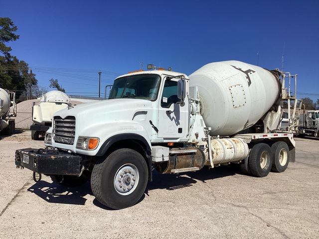 2003 Mack CV713 6x4 Mixer Truck