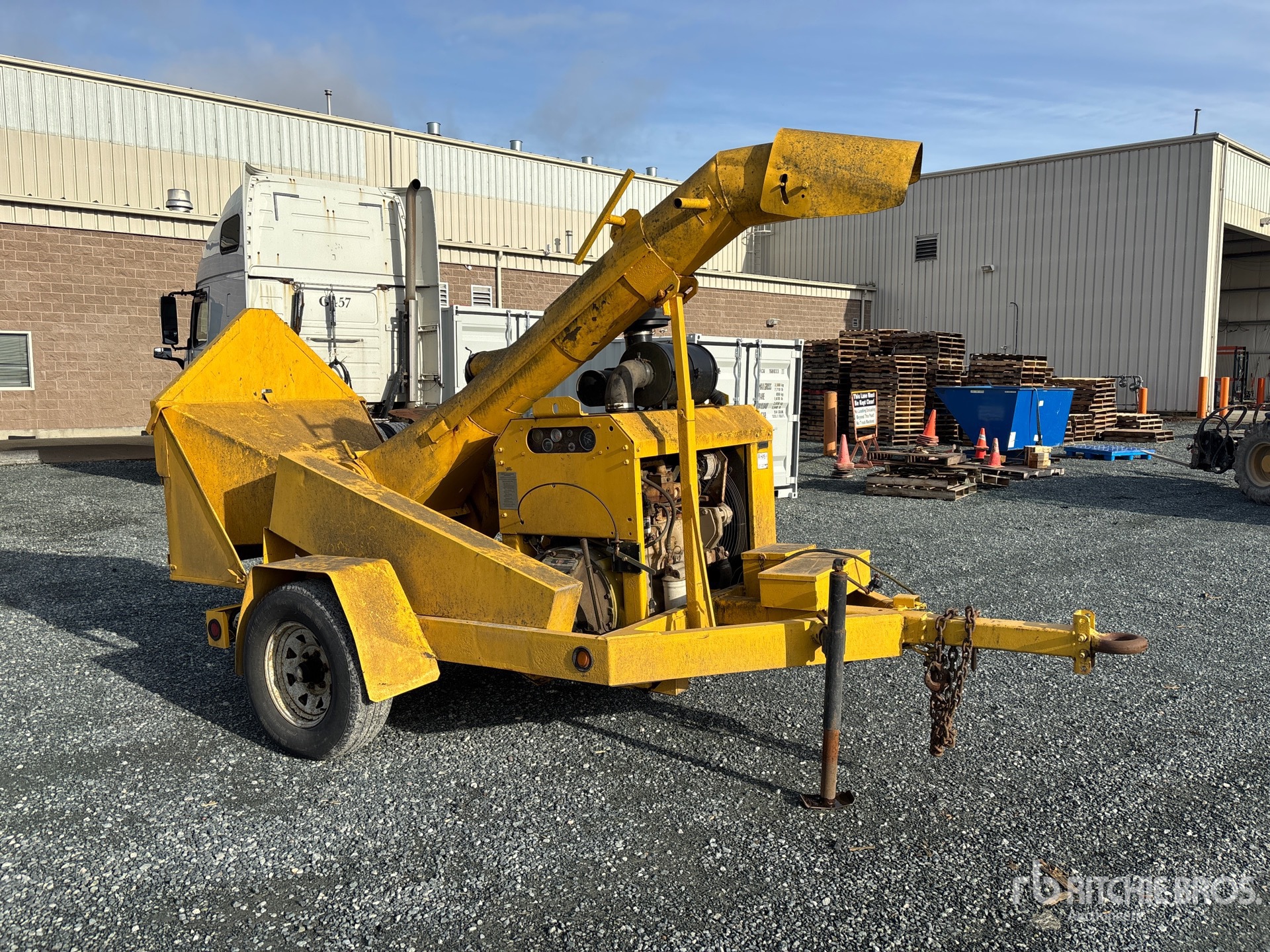 General Appearance with Bild, Ecke vorne rechts