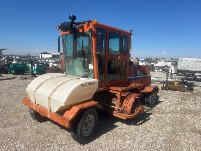 2014 Broce KR350 Self-Propelled Broom