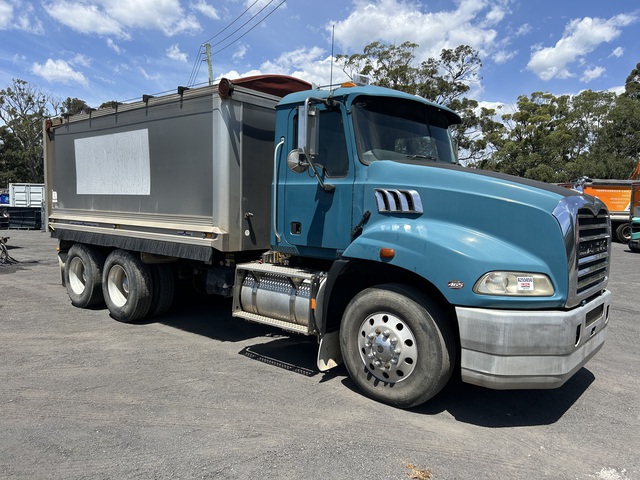 2010 Mack CMMR 6x4 Tipper Truck
