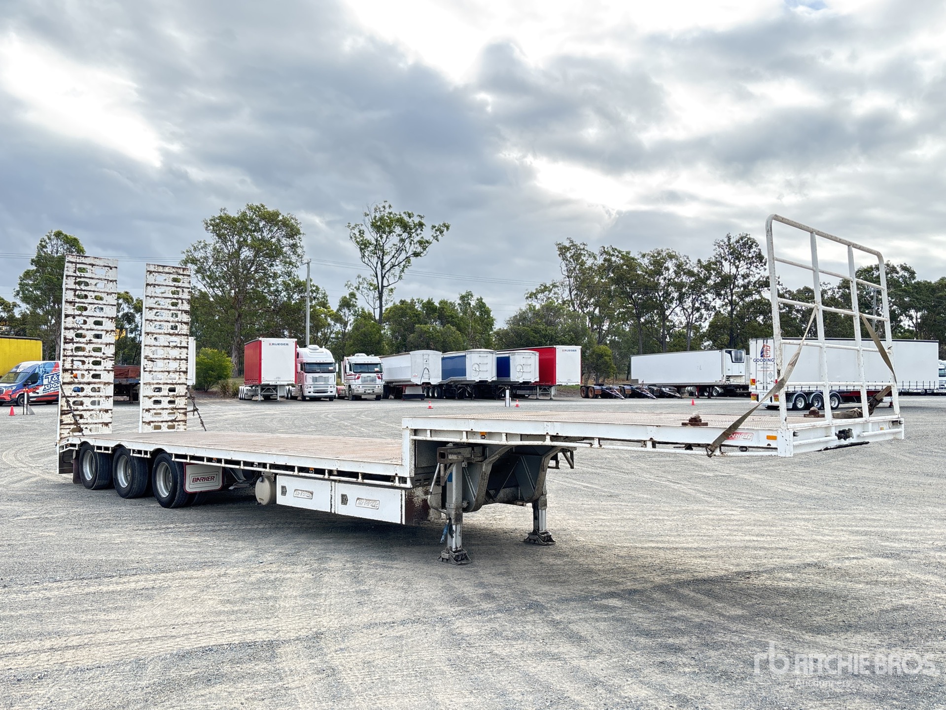 General Appearance with Picture, Left Front Corner