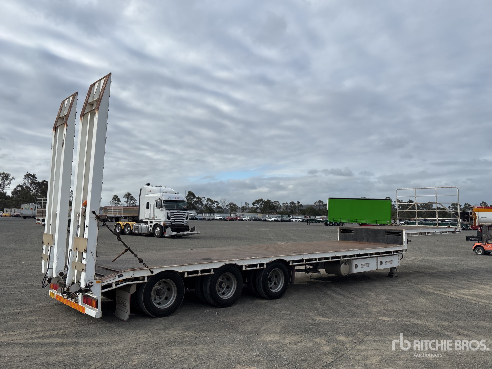 General Appearance with Picture, Left Rear Corner