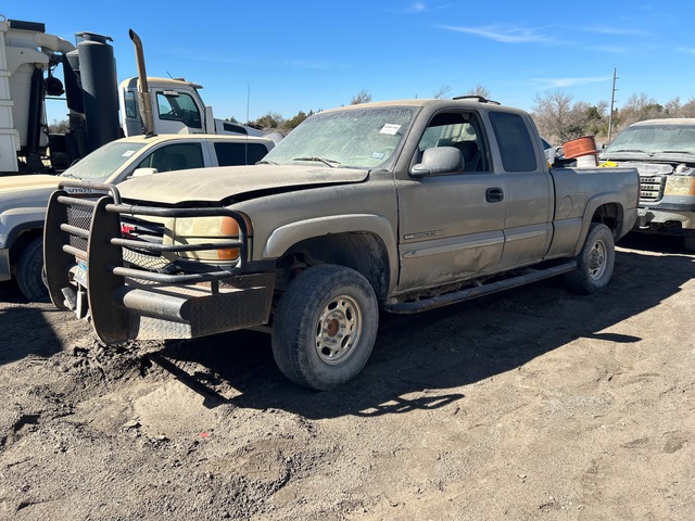 2003 GMC 2500 HD 4x2 Extended Cab Pickup (Inoperable)