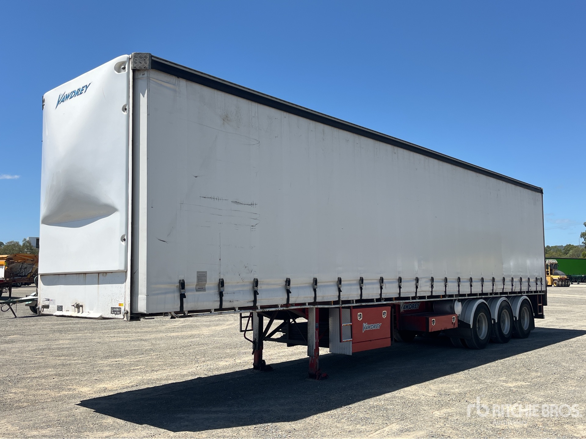 General Appearance with Picture, Right Front Corner