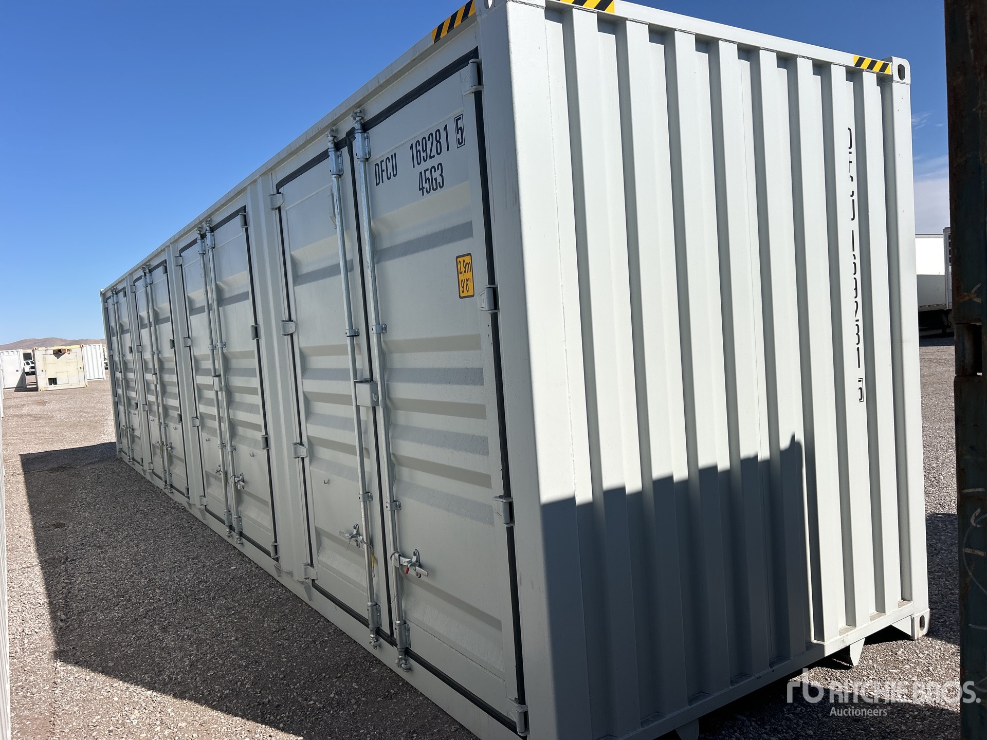 General Appearance with Bild, Ecke hinten links