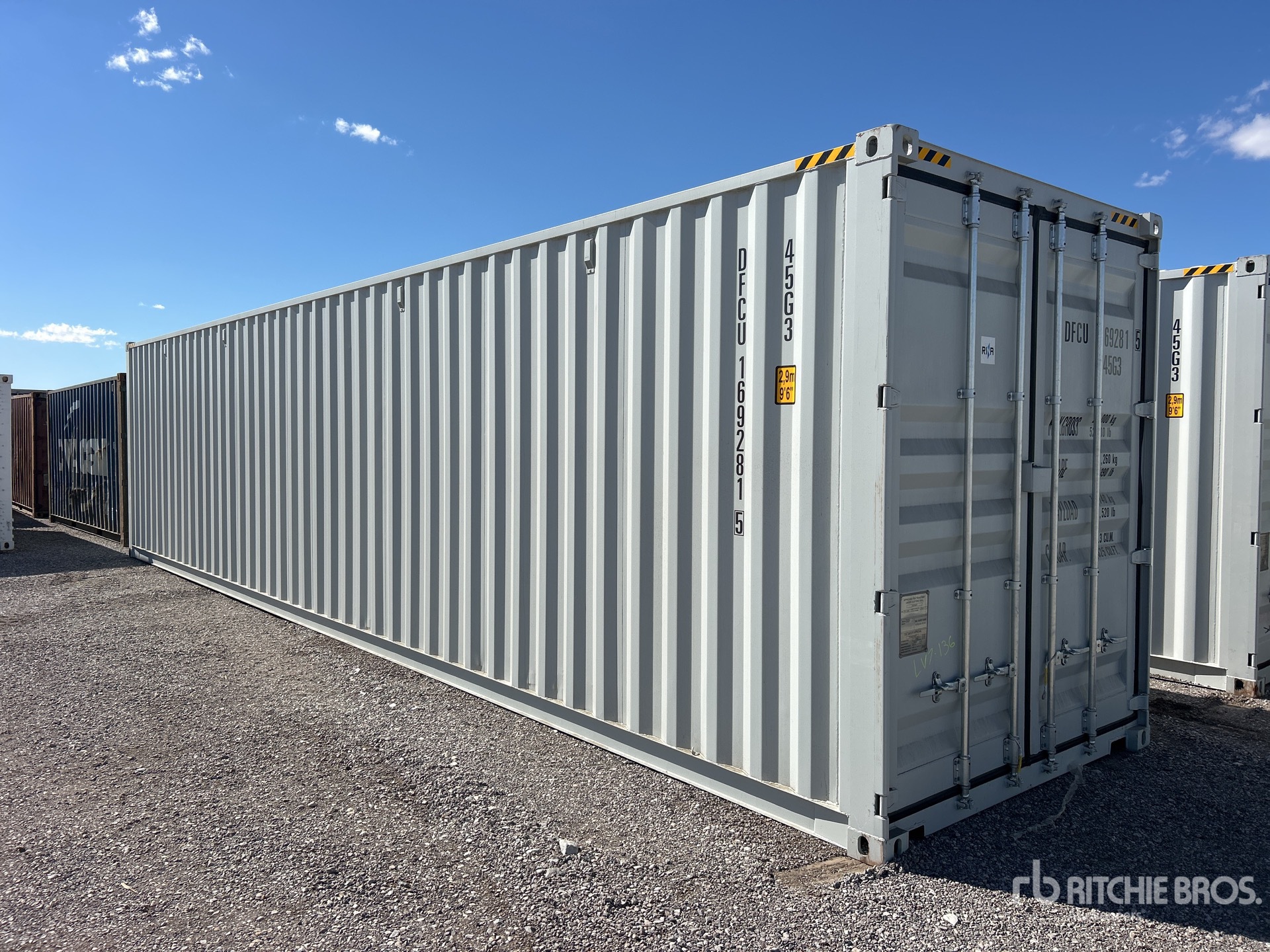 General Appearance with Bild, Ecke vorne rechts