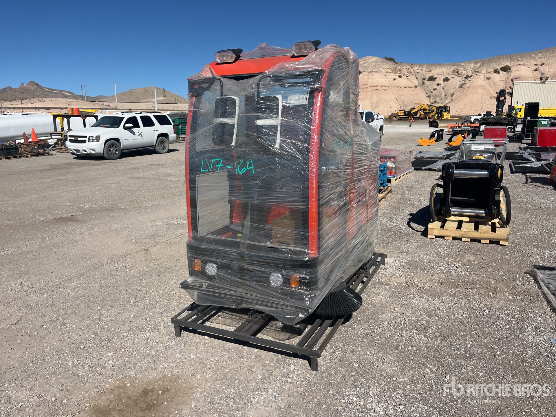 General Appearance with Picture, Left Front Corner