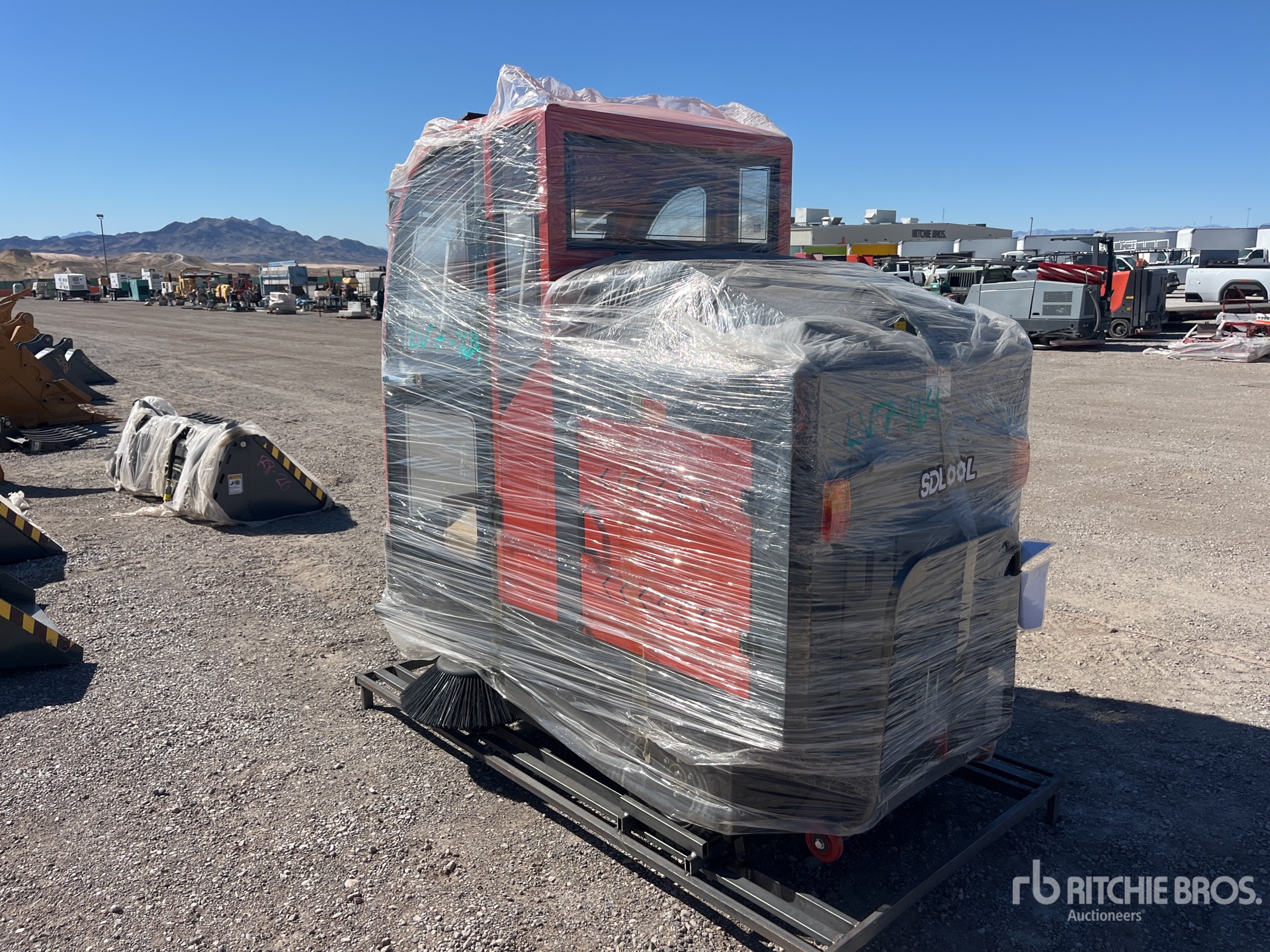 General Appearance with Picture, Left Rear Corner