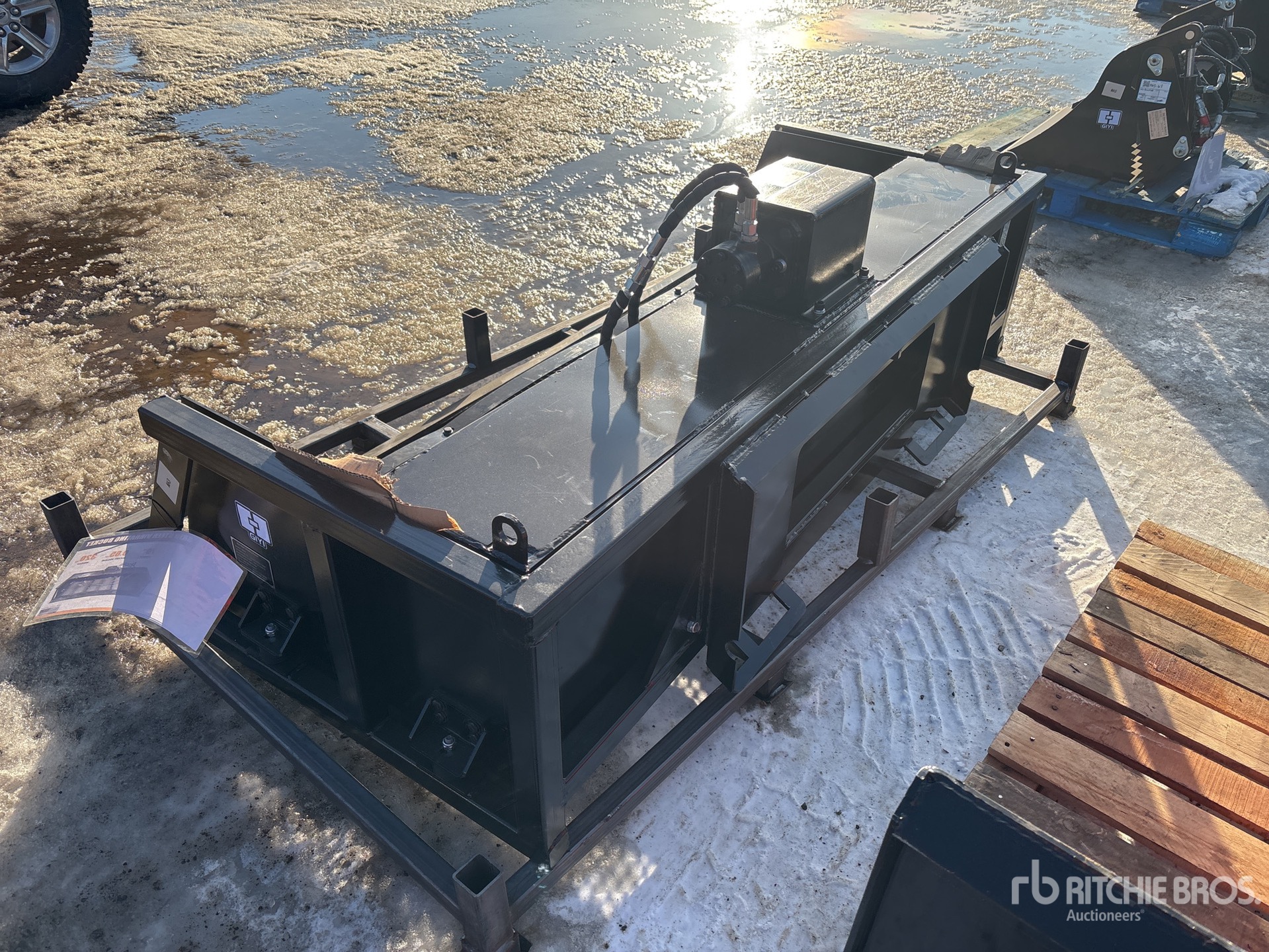 General Appearance with Foto, angolo posteriore sinistro