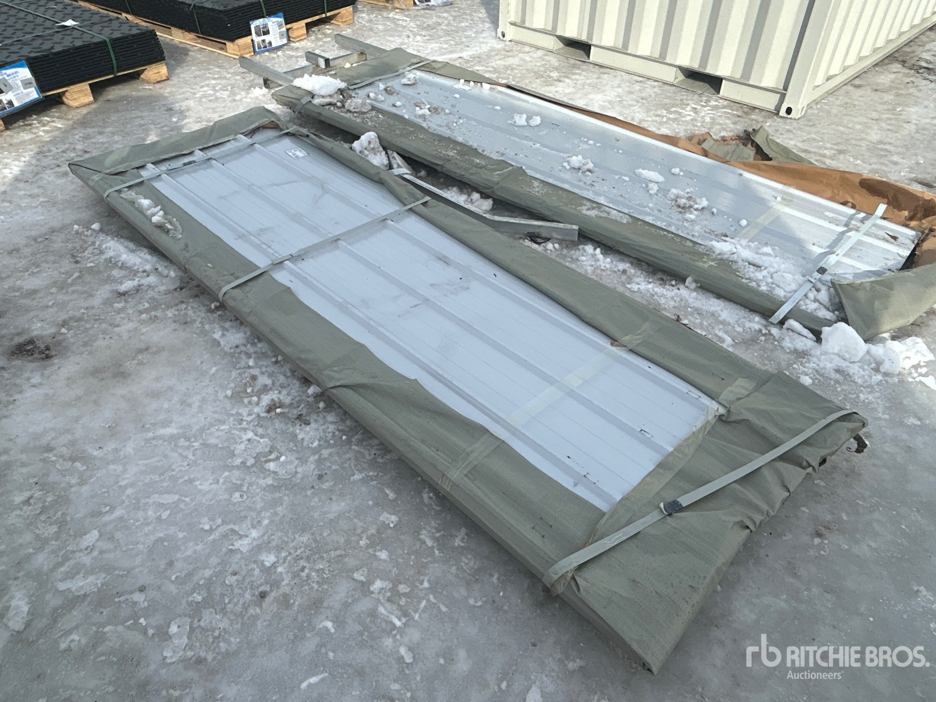 General Appearance with Foto, angolo anteriore sinistro