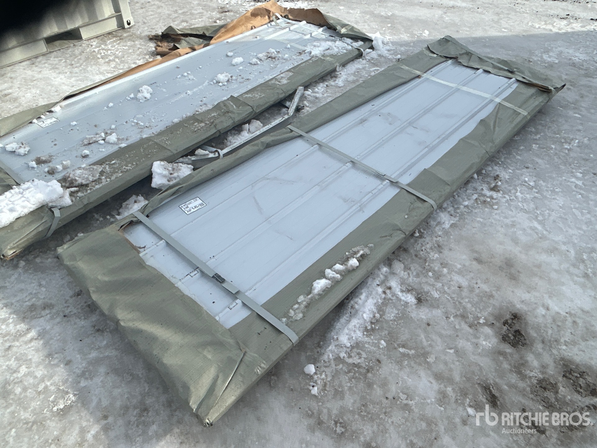 General Appearance with Foto, angolo posteriore sinistro