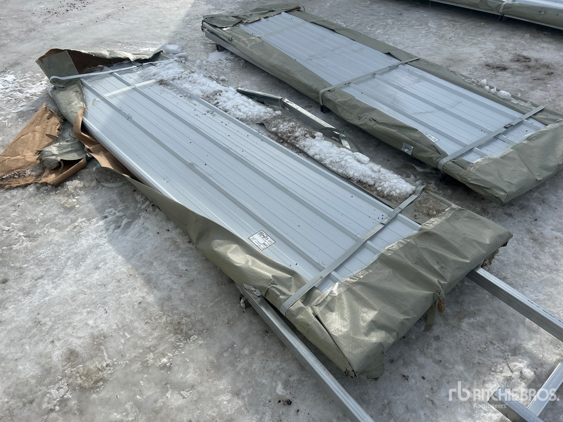 General Appearance with Foto, angolo posteriore sinistro