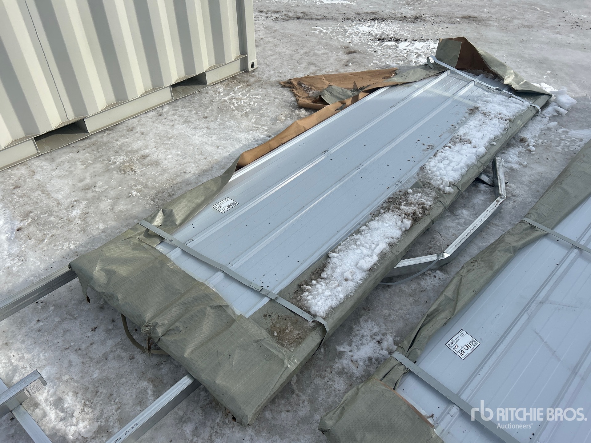 General Appearance with Foto, angolo anteriore sinistro