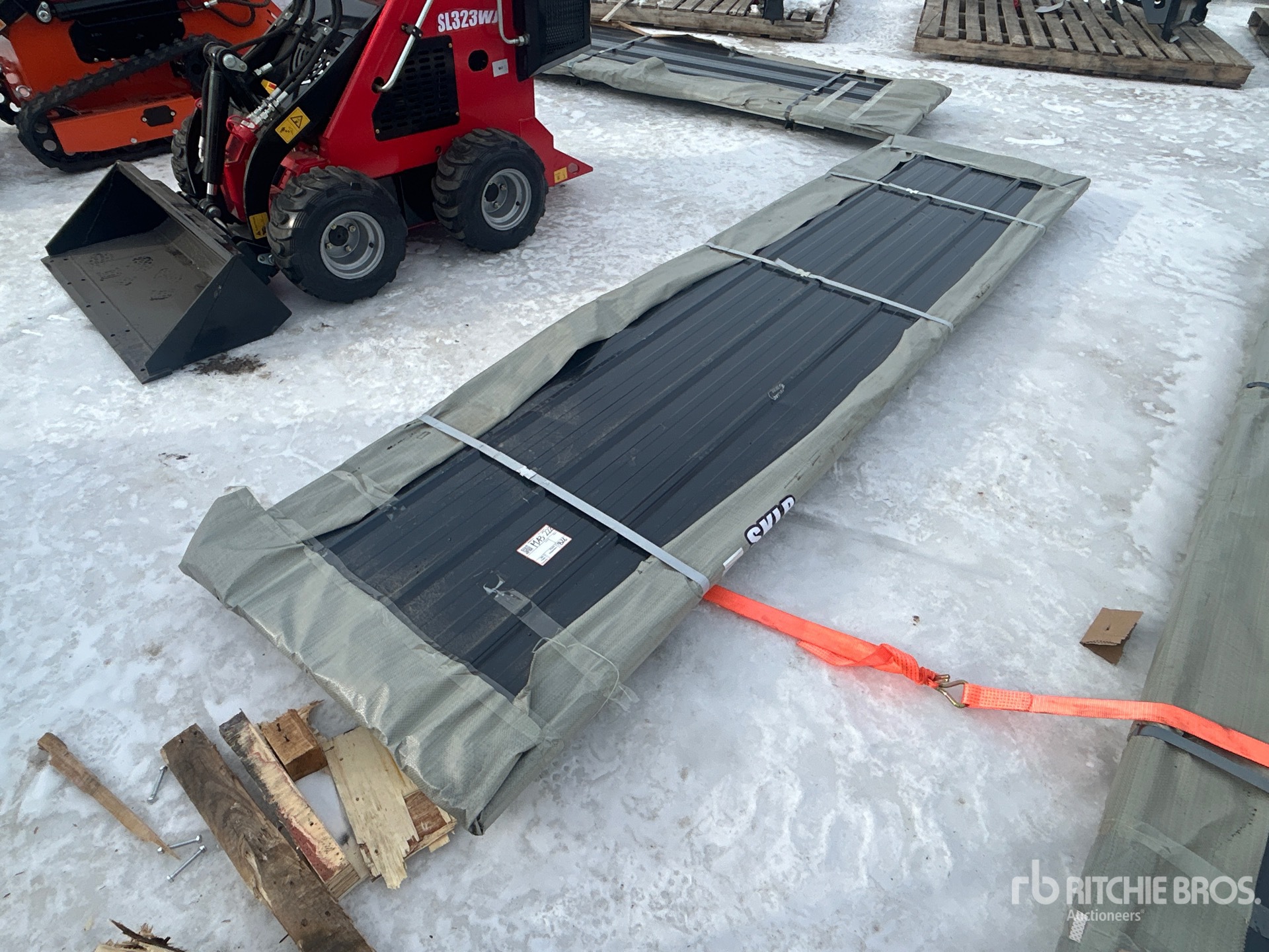 General Appearance with Foto, angolo posteriore sinistro